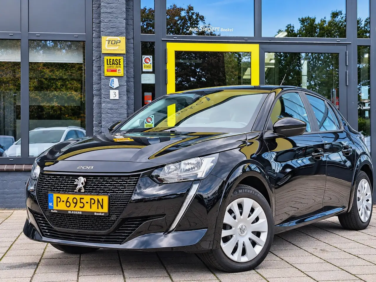Peugeot e-208