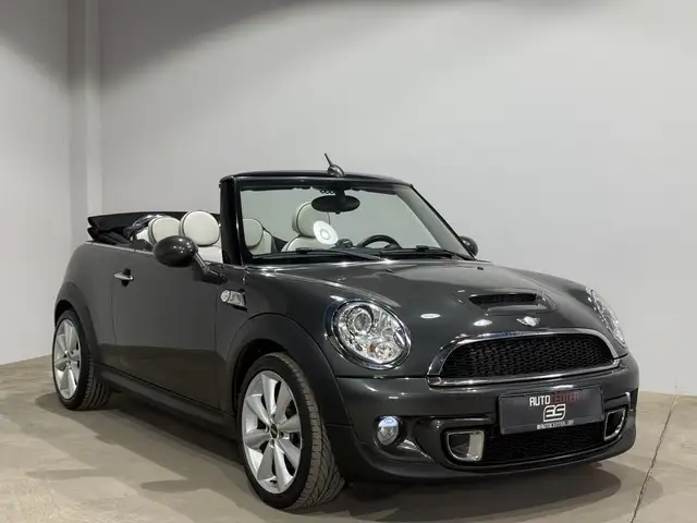 Mini Cooper view 2