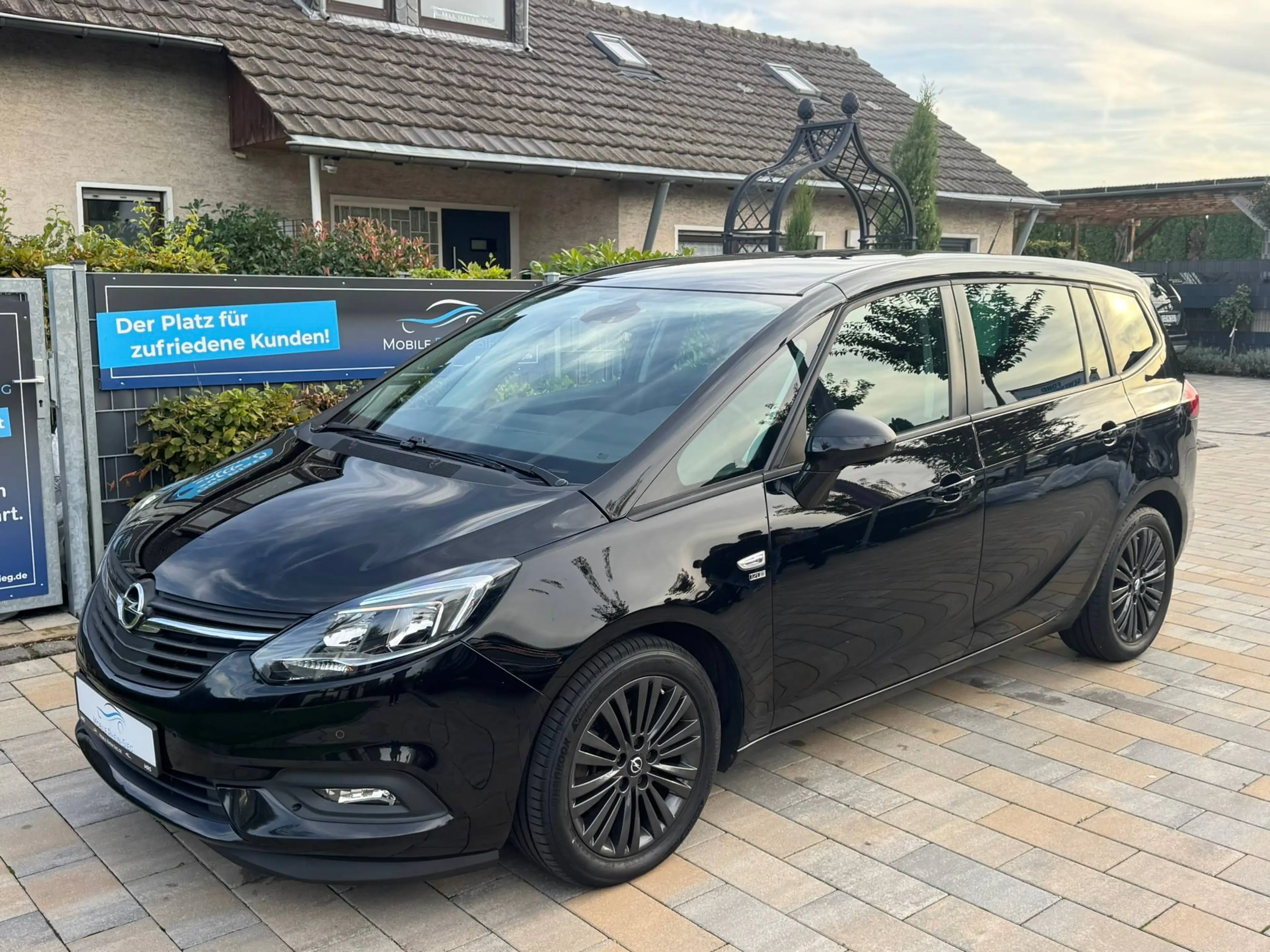 Opel Zafira Zafira C 120 Jahre *Automatik*AHK*PDC*2Hand* — photo 3