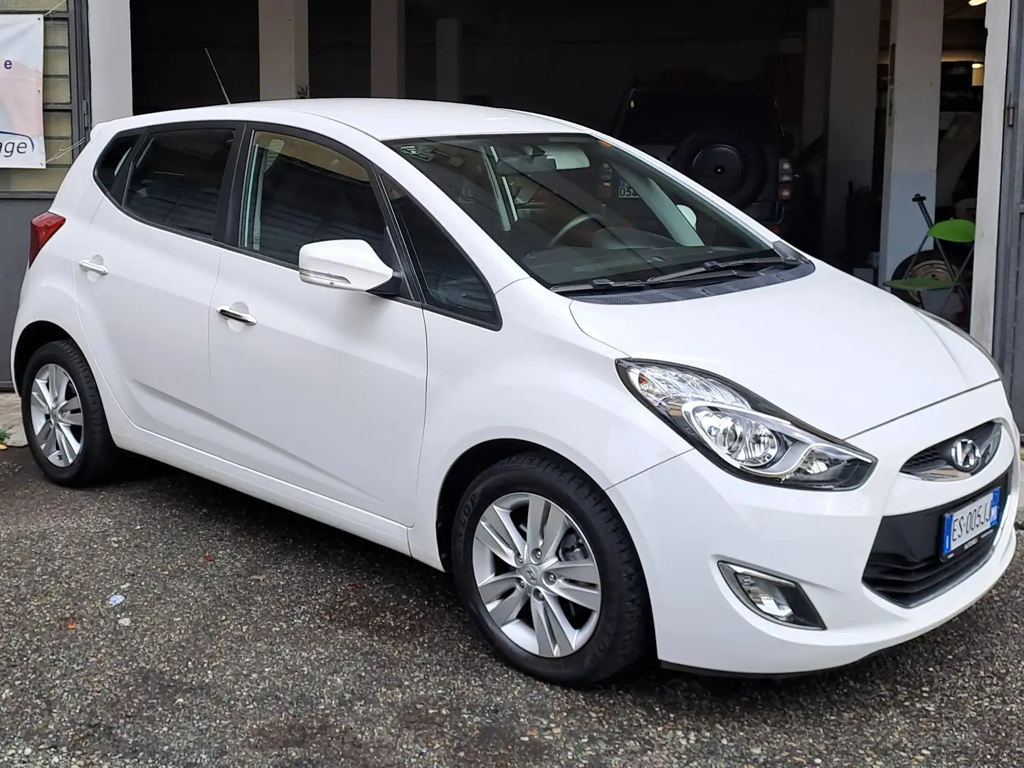 Hyundai iX20 1.6 Style auto Weiß - 1