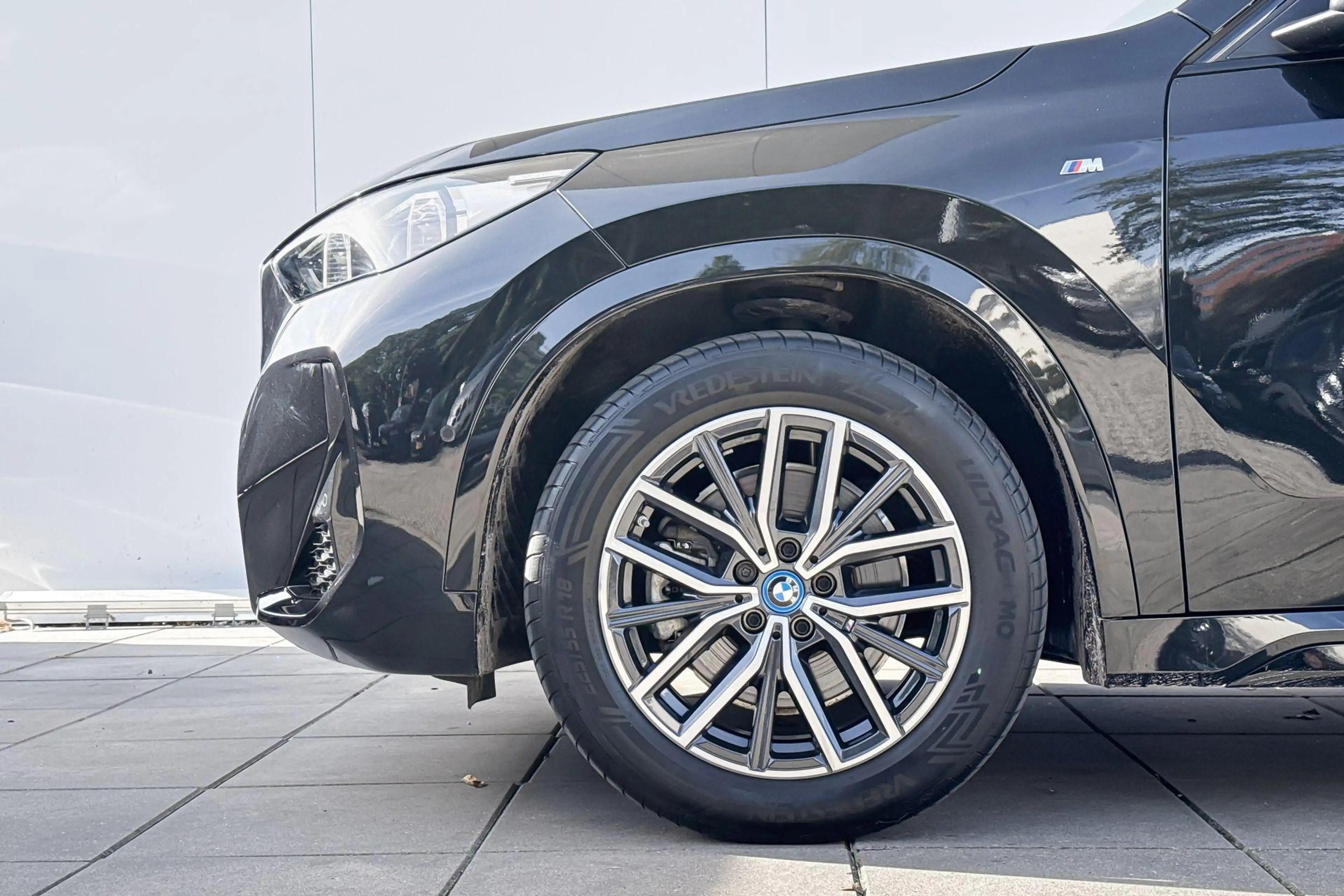 BMW iX1 xDrive30 M-Sport / Harman Kardon / Head-Up / Drivi — photo 3