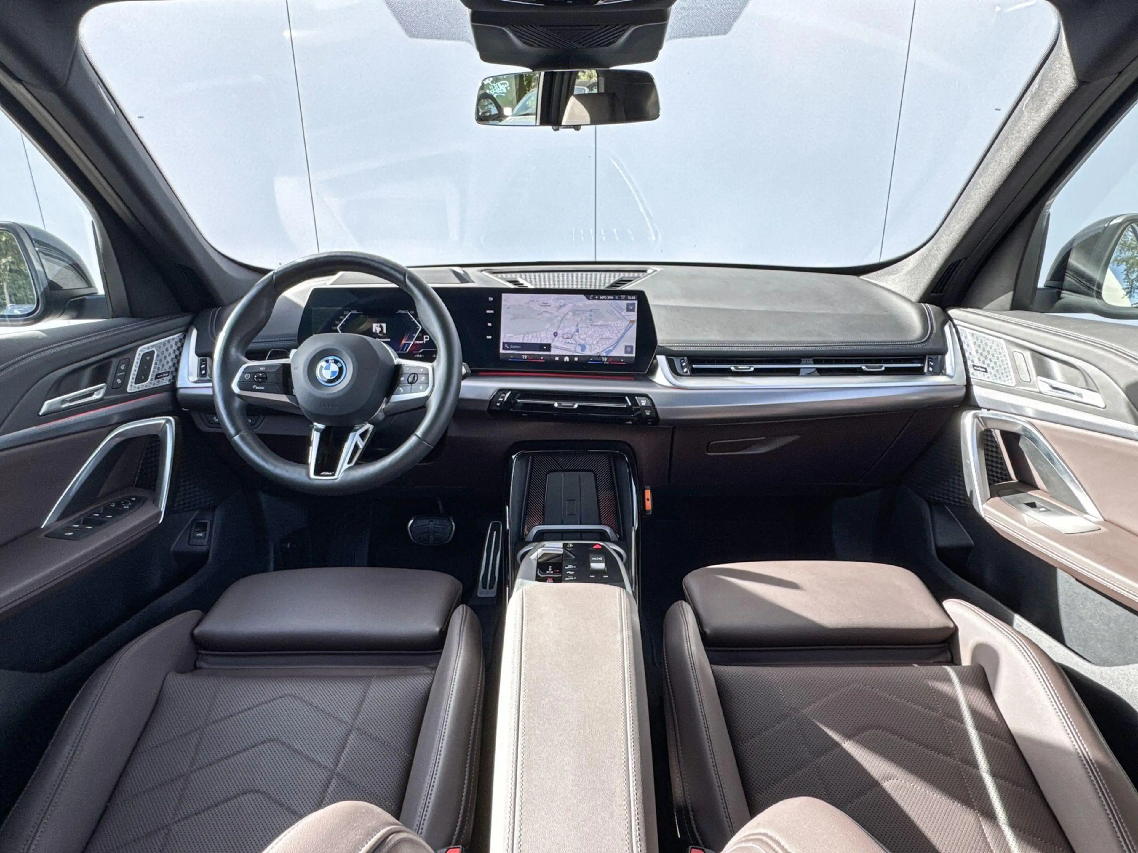BMW iX1 xDrive30 M-Sport / Harman Kardon / Head-Up / Drivi — photo 13