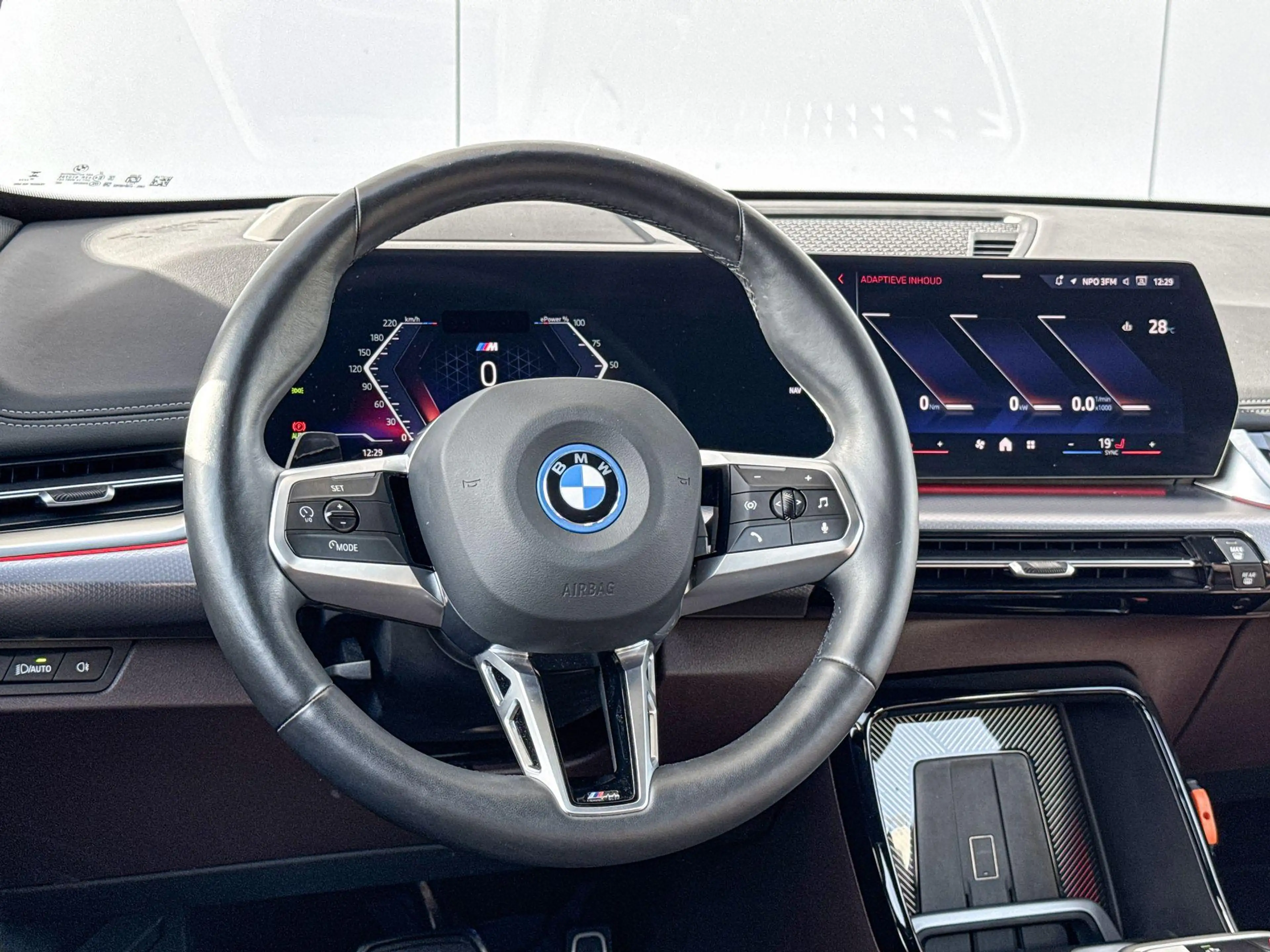 BMW iX1 xDrive30 M-Sport / Harman Kardon / Head-Up / Drivi — photo 14
