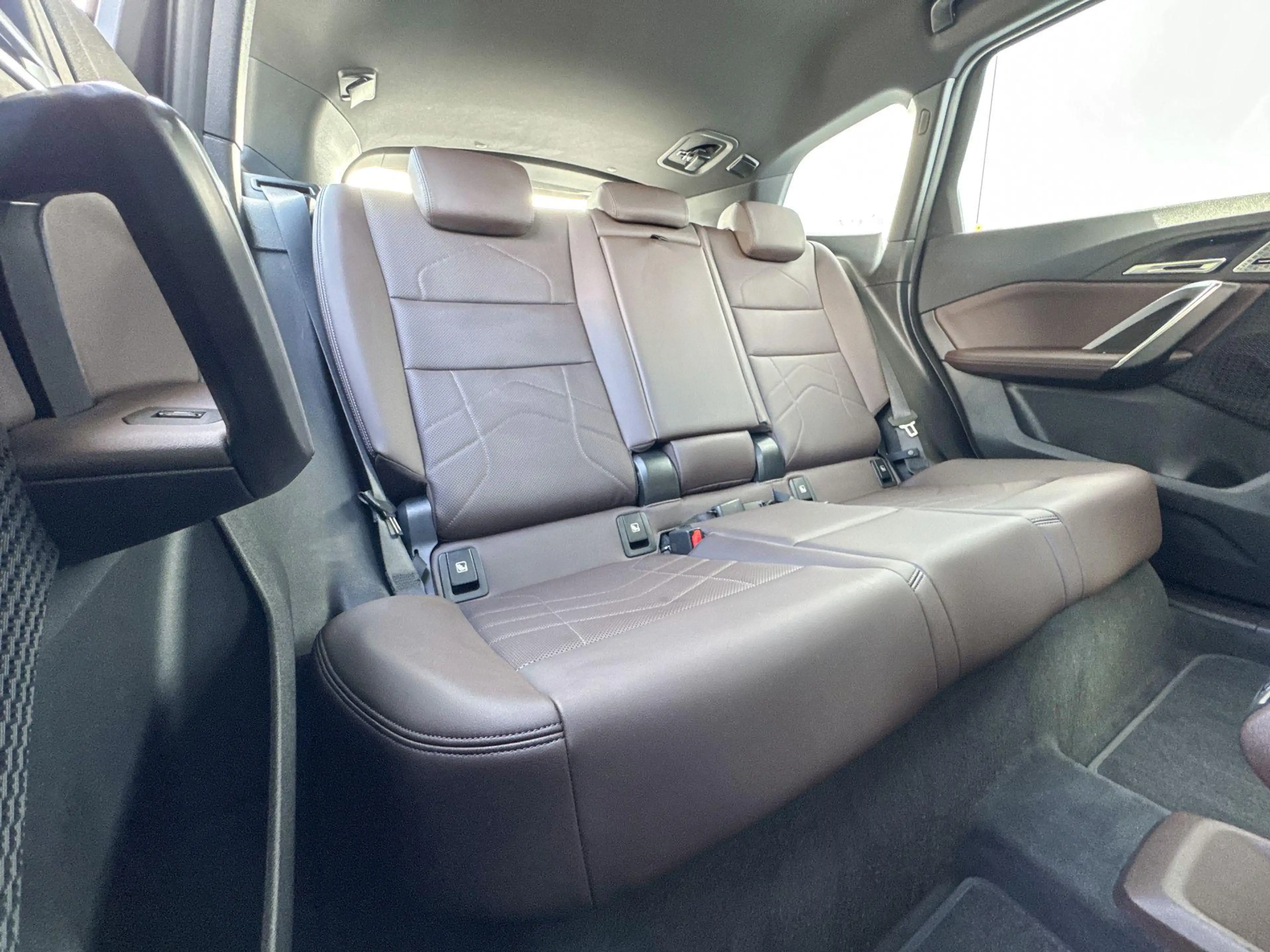 BMW iX1 xDrive30 M-Sport / Harman Kardon / Head-Up / Drivi — photo 7