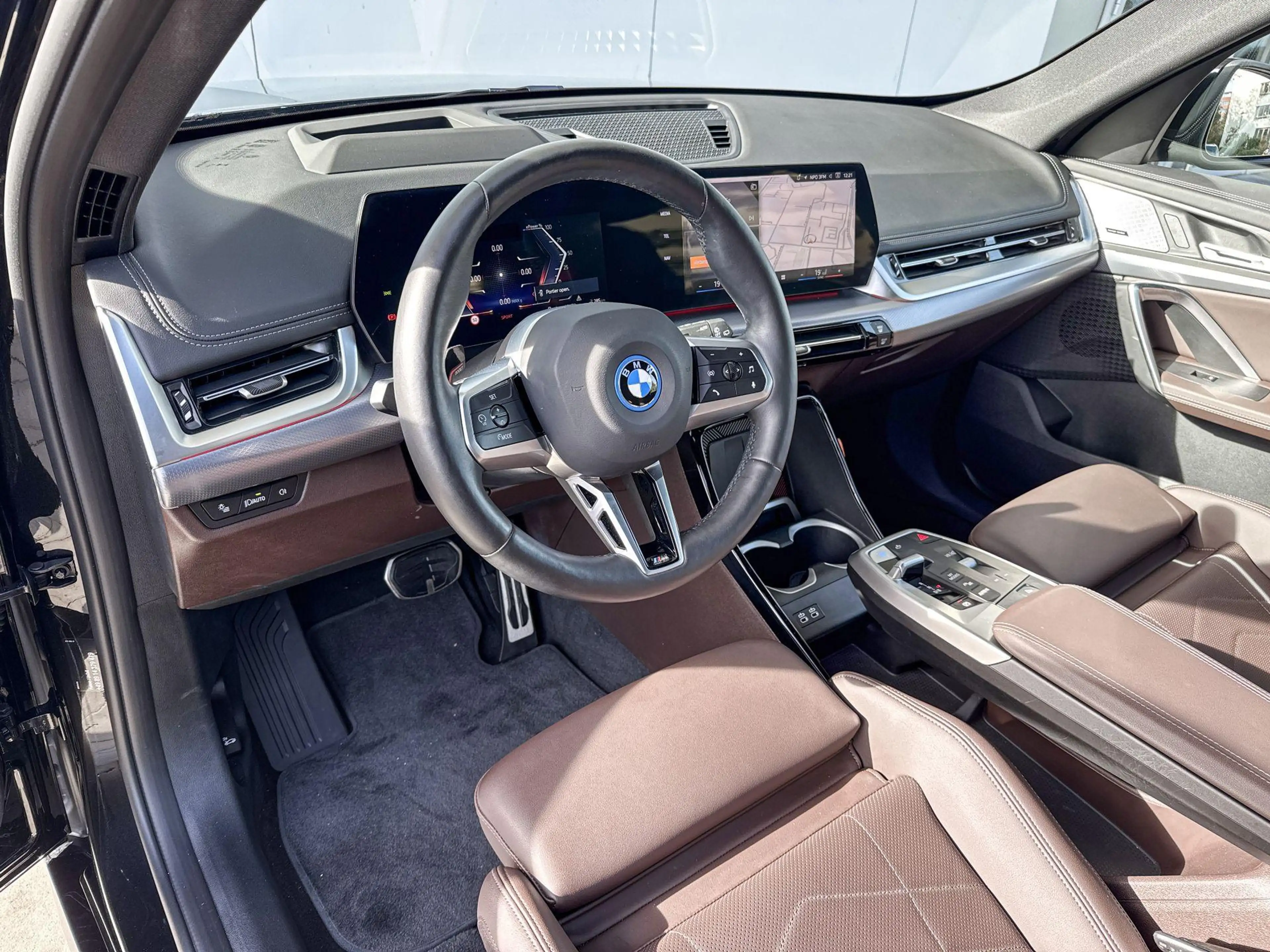 BMW iX1 xDrive30 M-Sport / Harman Kardon / Head-Up / Drivi — photo 5