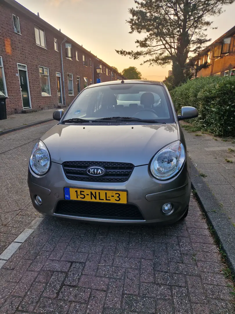 Kia Picanto Picanto 1.0 Seven Grijs - 1