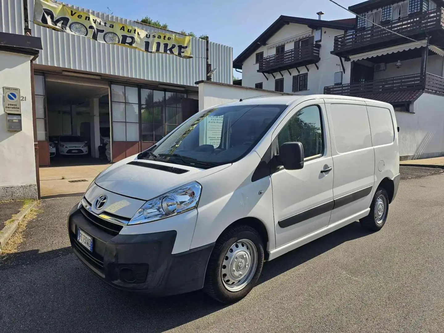 Toyota Proace 2.0 D-4D PC-TN Furgone Active 12q Bianco - 1