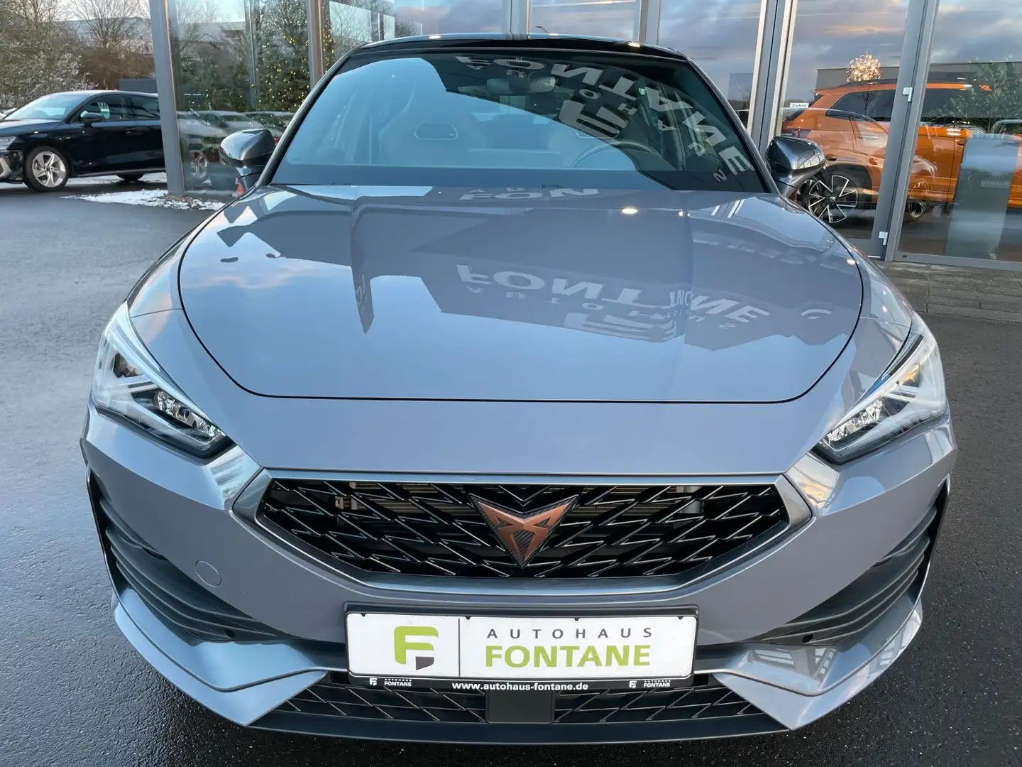 CUPRA Leon 1,5eTSi Pano Vollleder Navi Virtual Keyless Gris - 2