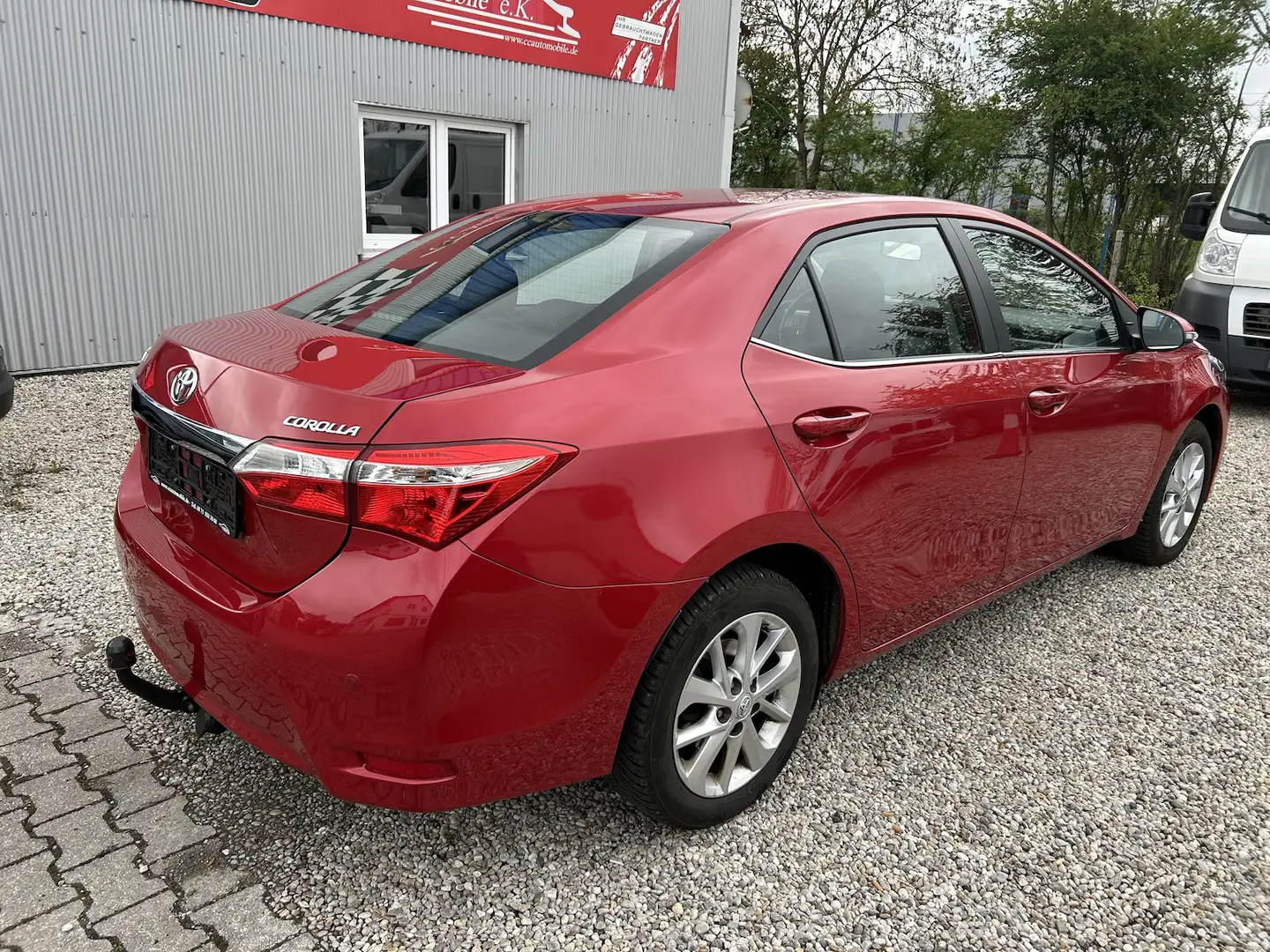 Toyota Corolla 1.6i EDiTiON Automatik Navi Kamera AHK Rot - 2