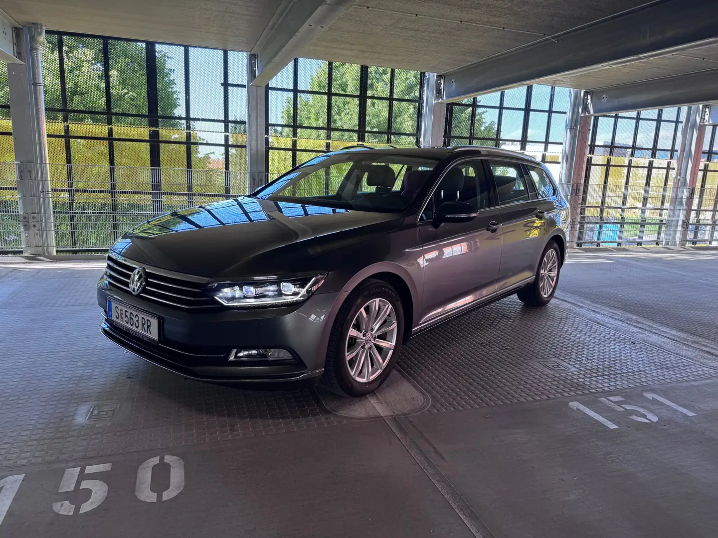 Volkswagen Passat Variant Passat Variant Highline 2,0 TDI DSG Highline Grau - 1