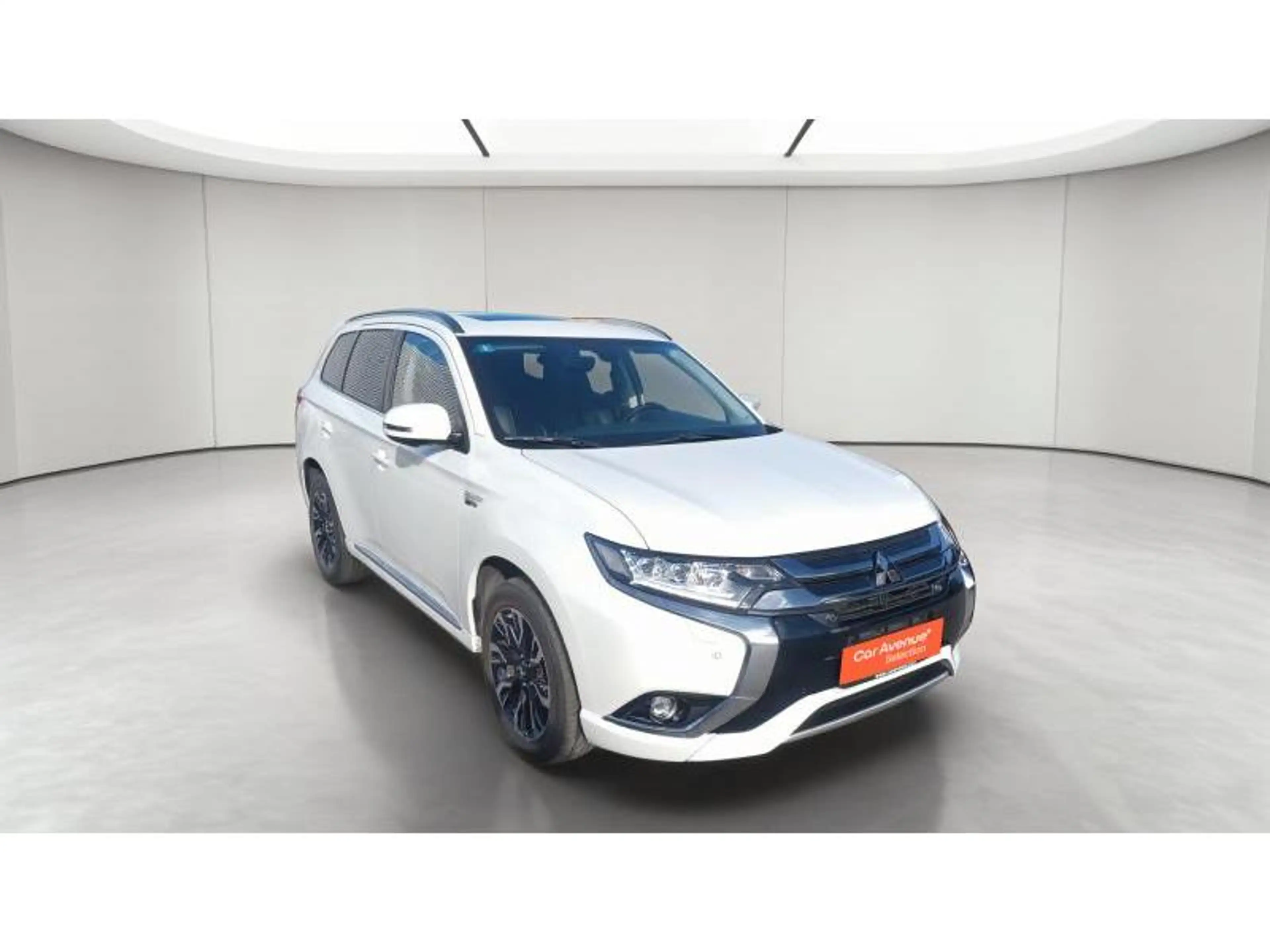 Mitsubishi Outlander PHEV — photo 4