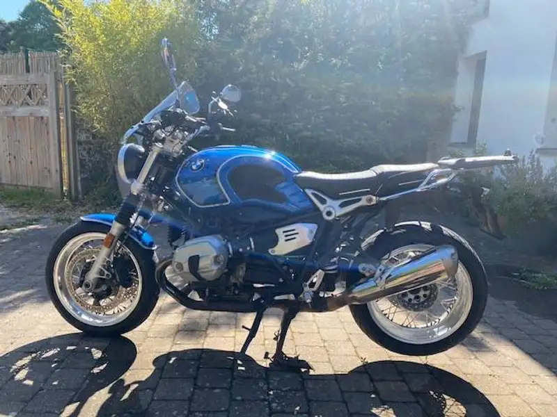 BMW R nineT