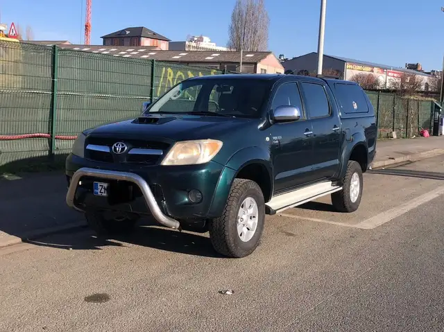 Toyota Hilux 2.5 D-4D 4WD SR