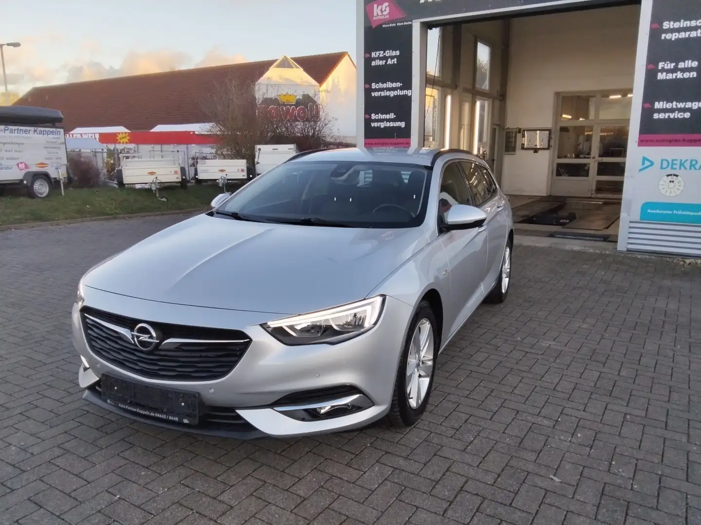 Opel Insignia 2.0TD Business Edition/AHK/1.Hnd./SHZG/Navi/ Gris - 1