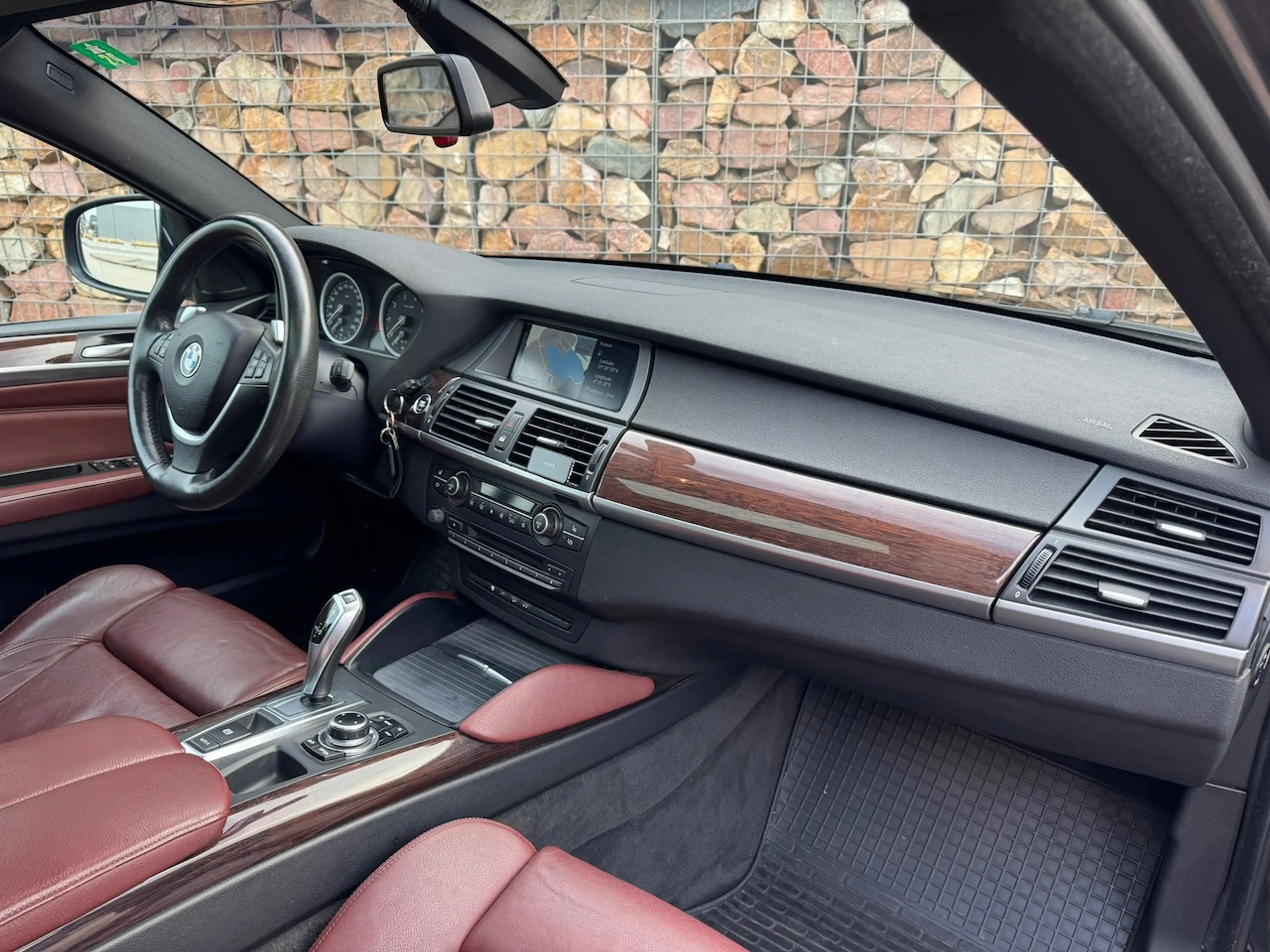 BMW X6 XDrive50i High Executive — photo 11