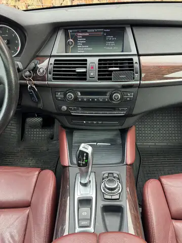 BMW X6 view 20
