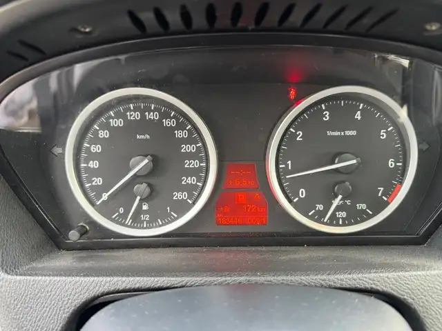 BMW X6 view 24