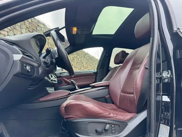 BMW X6 view 14