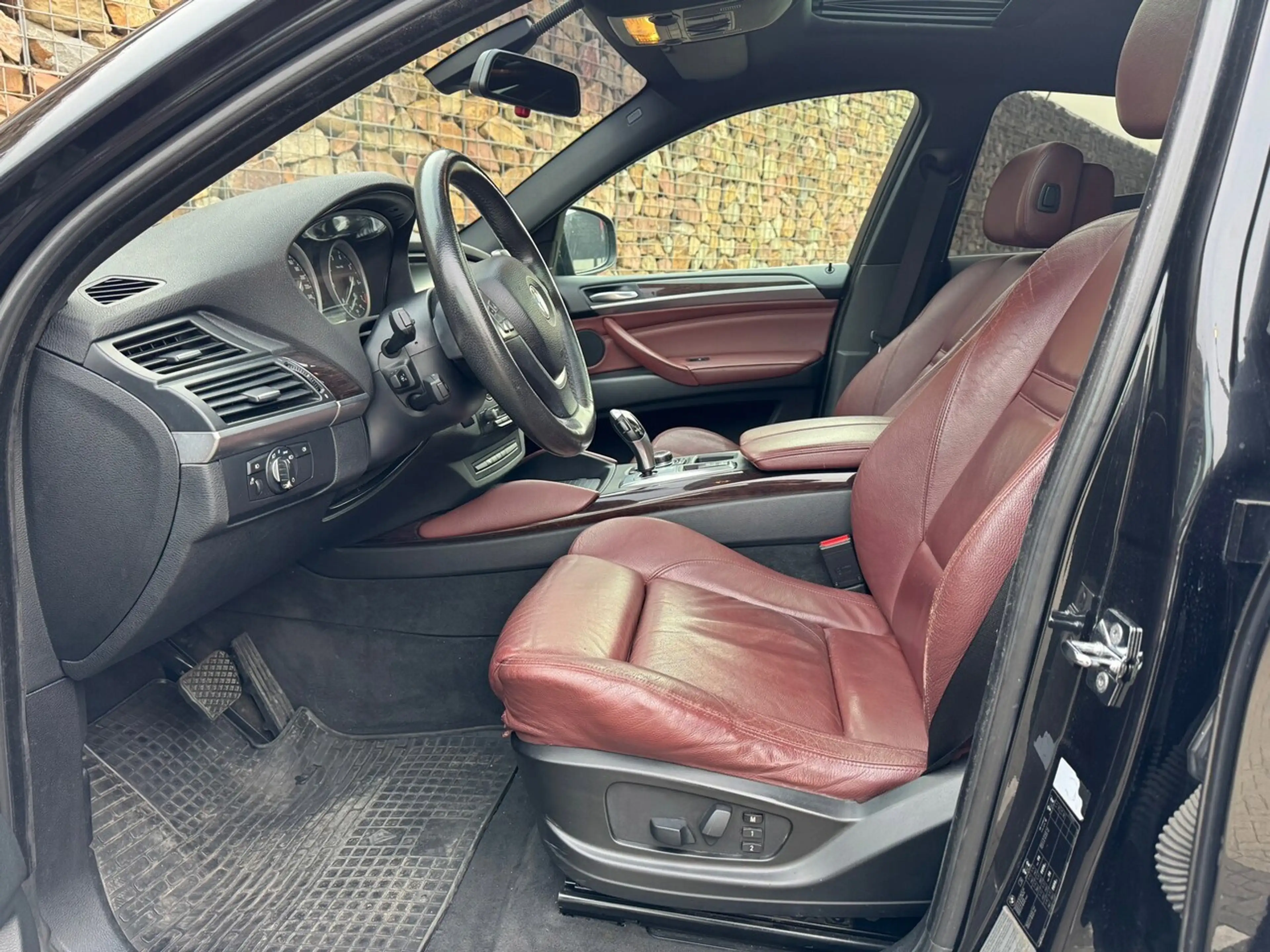 BMW X6 XDrive50i High Executive — photo 13