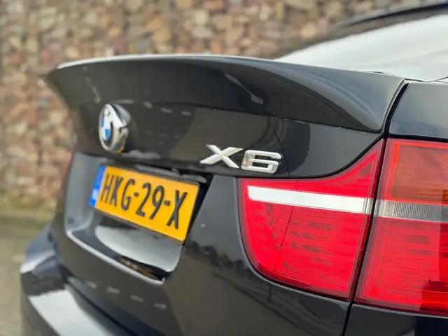 BMW X6 view 25