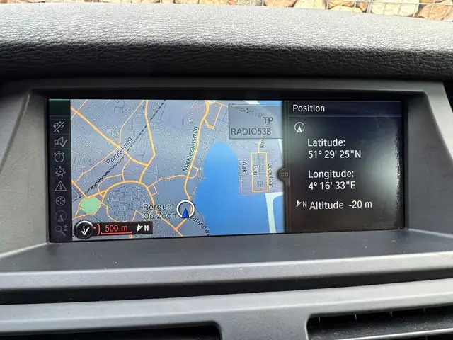 BMW X6 view 22