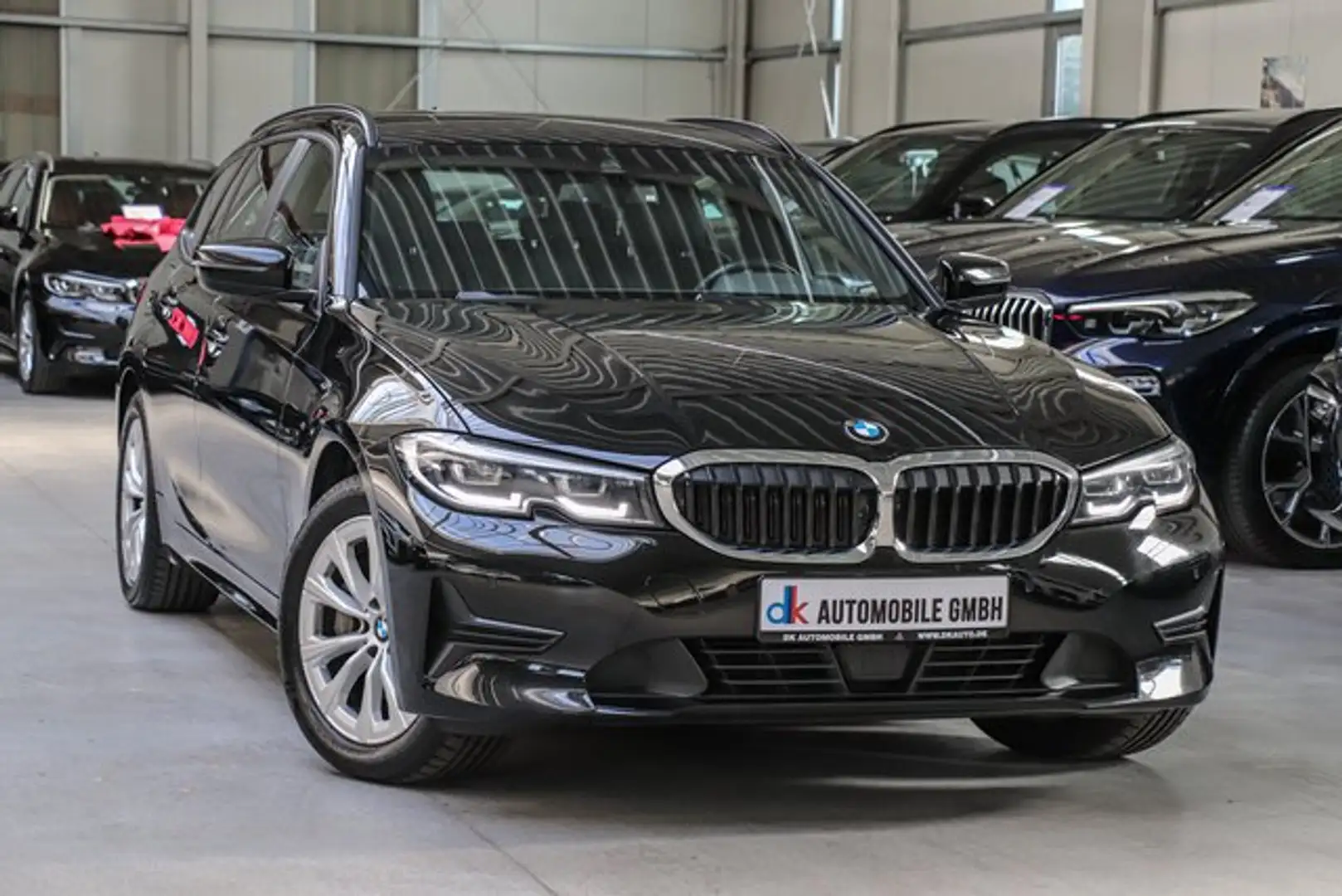 BMW 330 d xDrive Touring Sport-Aut/ADVANTAGE/DACHRELING/ Schwarz - 2
