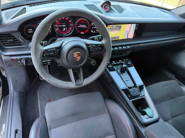 Porsche 911 view 14