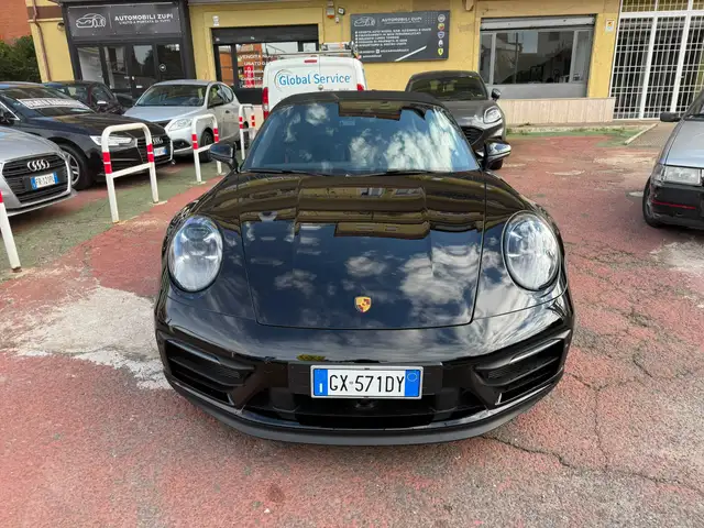 Porsche 911 view 13