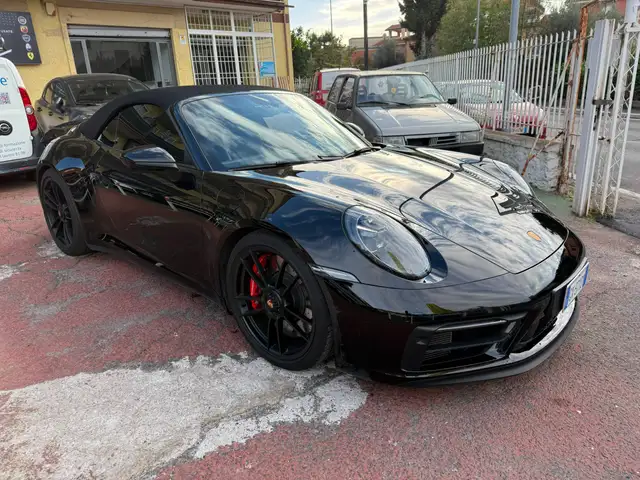 Porsche 911 view 10