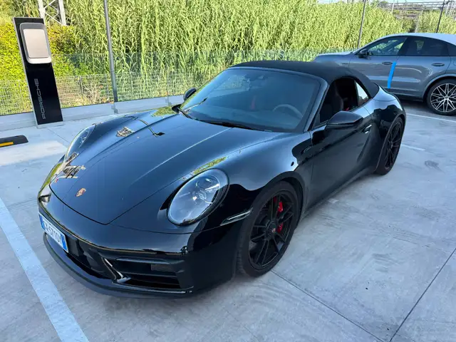 Porsche 911 view 2