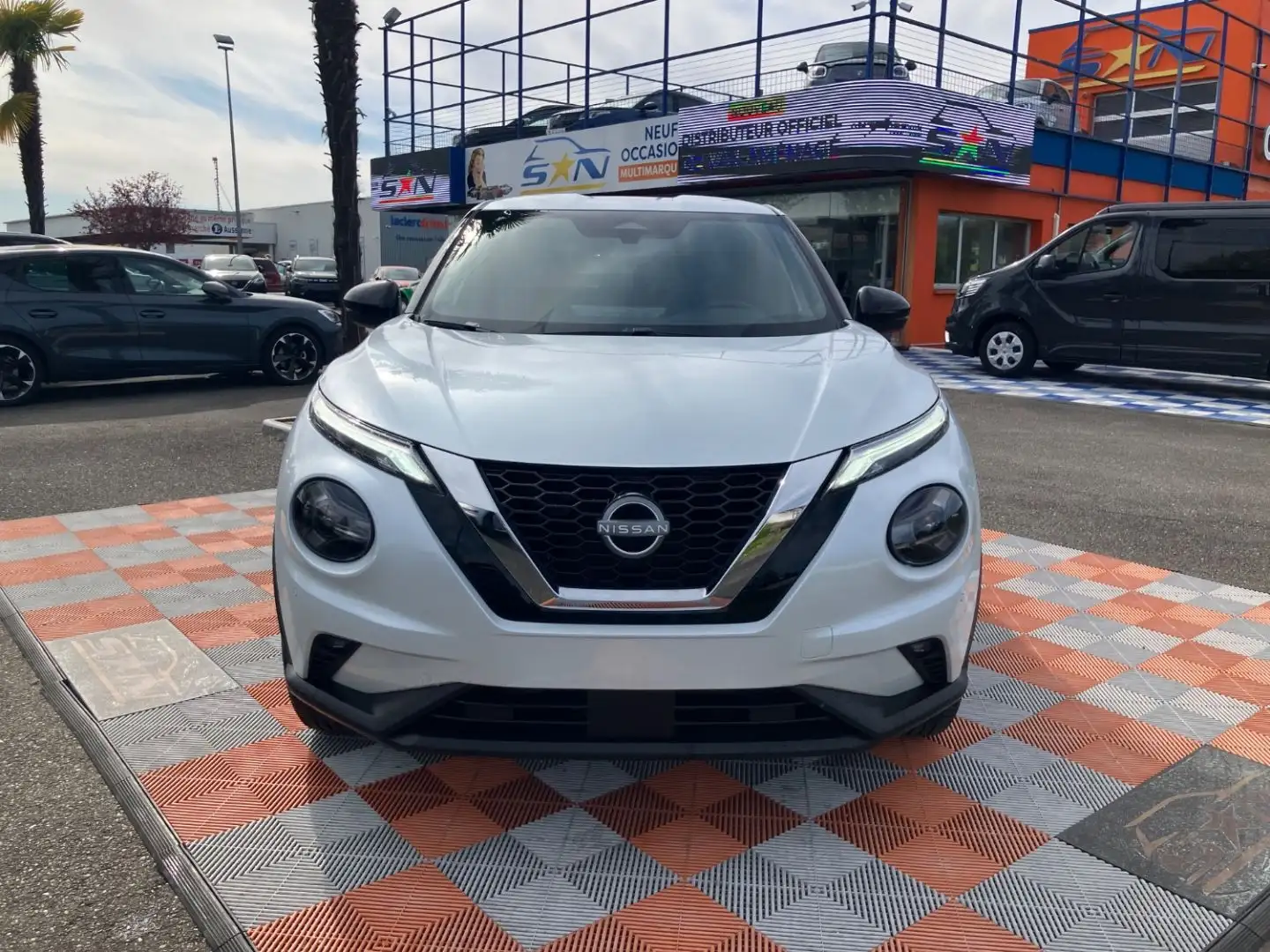 Nissan Juke 1.0 DIG-T 114 DCT N-CONNECTA GPS Caméra Keyless Pa Blanc - 1
