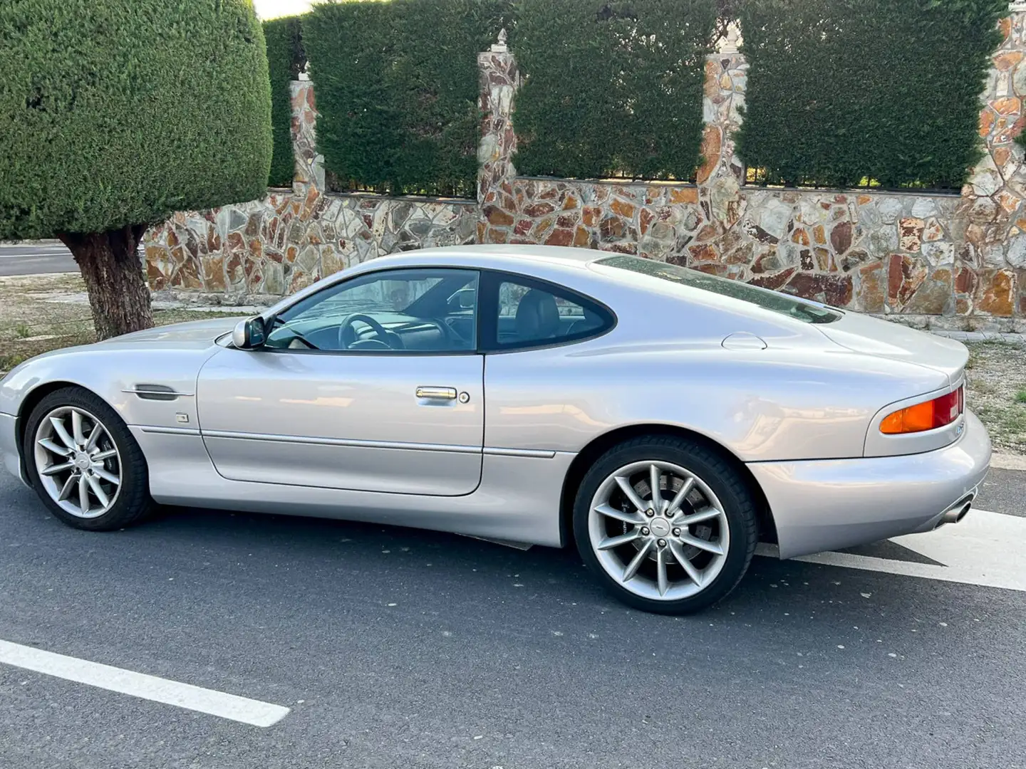 Aston Martin DB7 DB7 Vantage Grau - 2