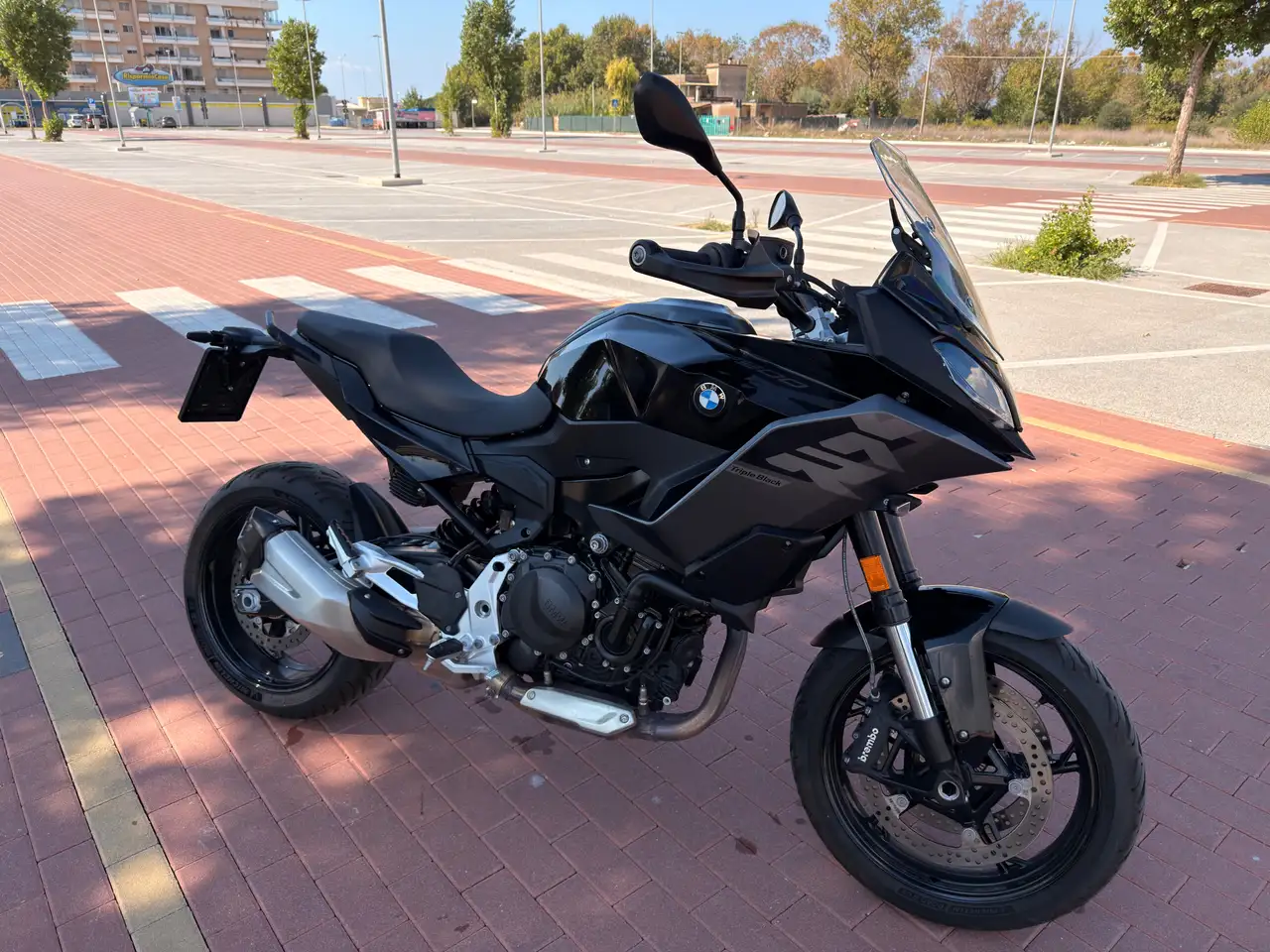 BMW F 900 XR