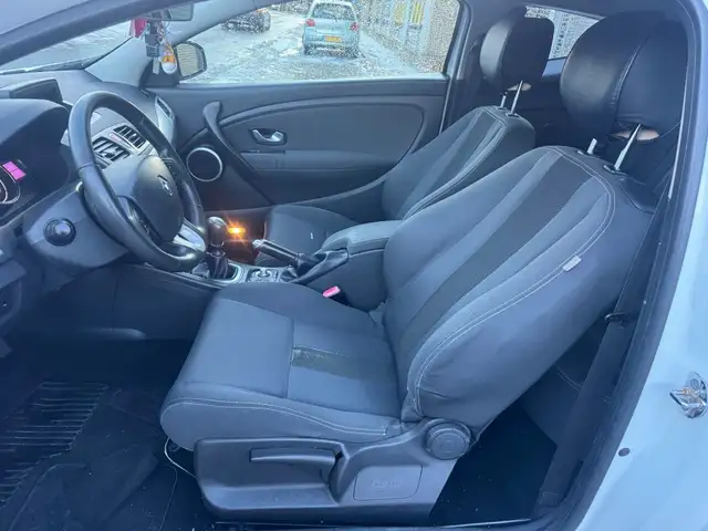 Renault Megane view 11
