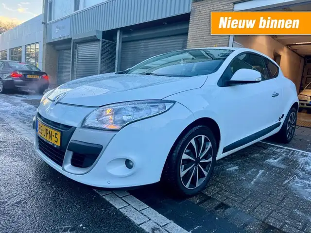 2009 Renault Megane in White for sale