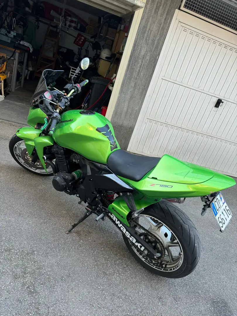 Kawasaki Z 750 Yeşil - 2