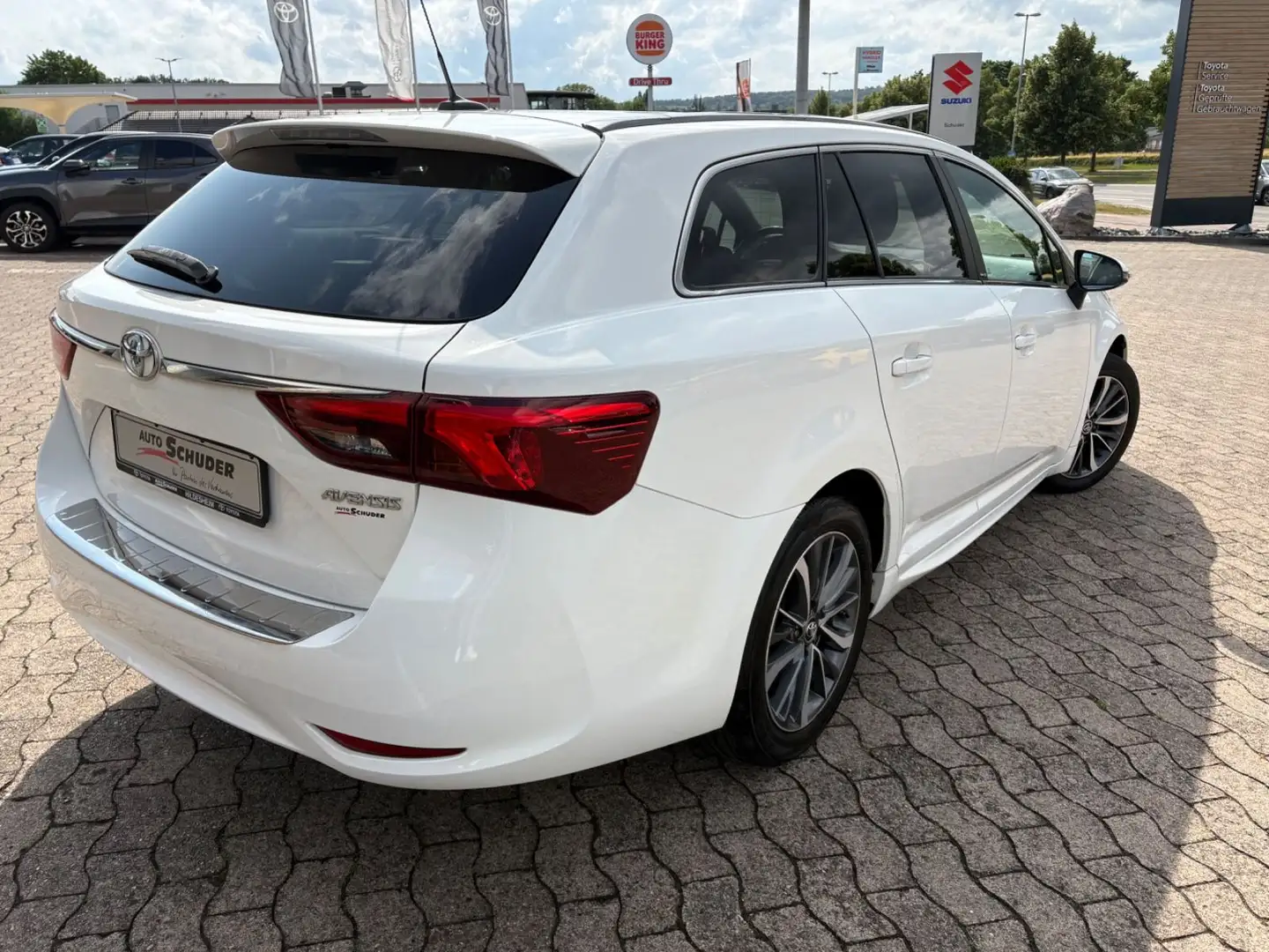 Toyota Avensis Touring Sports Edition-S+ **NAVI** Weiß - 2