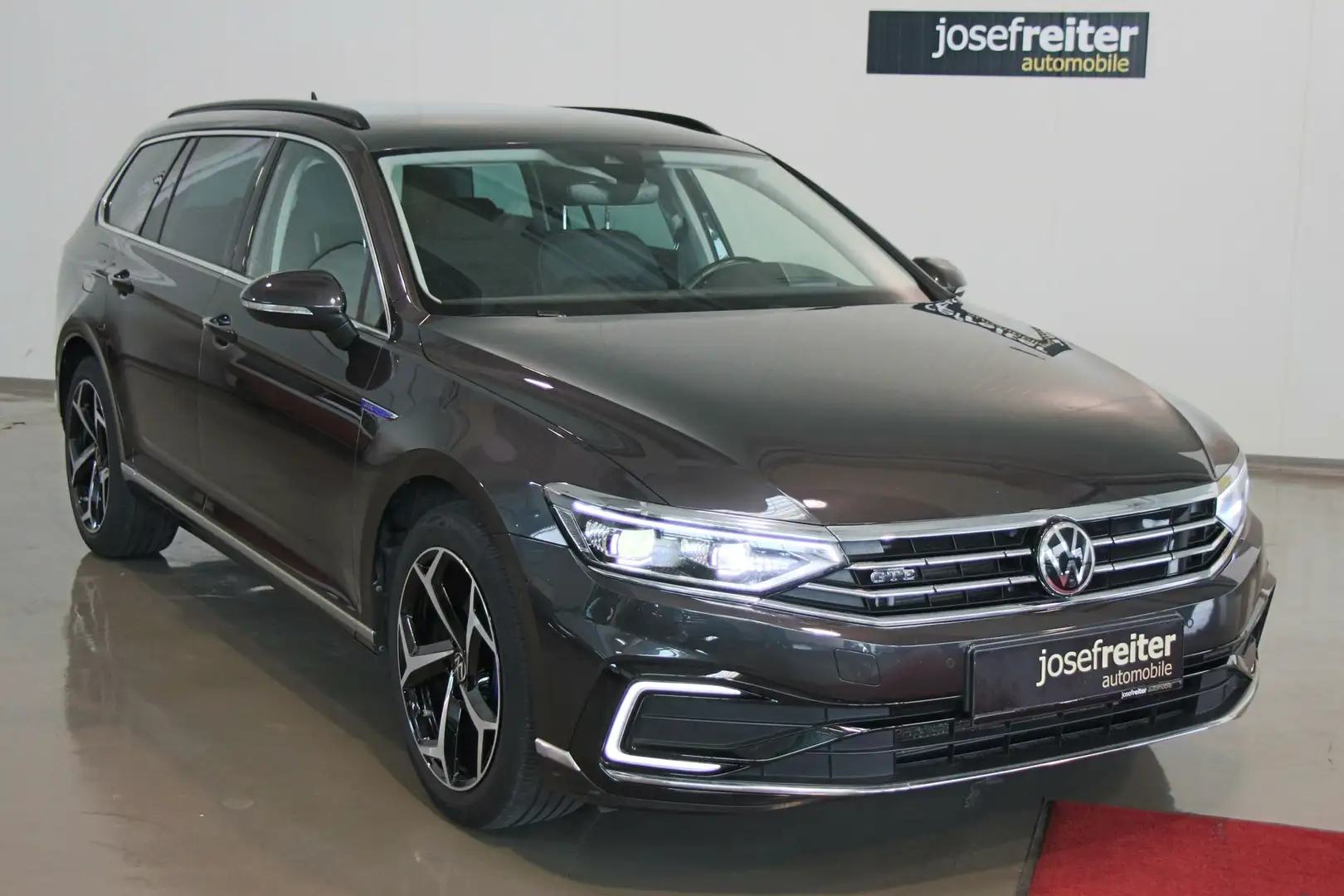 Volkswagen Passat Variant 1.4 TSI Plug-In Hybrid GTE DSG Grau - 1