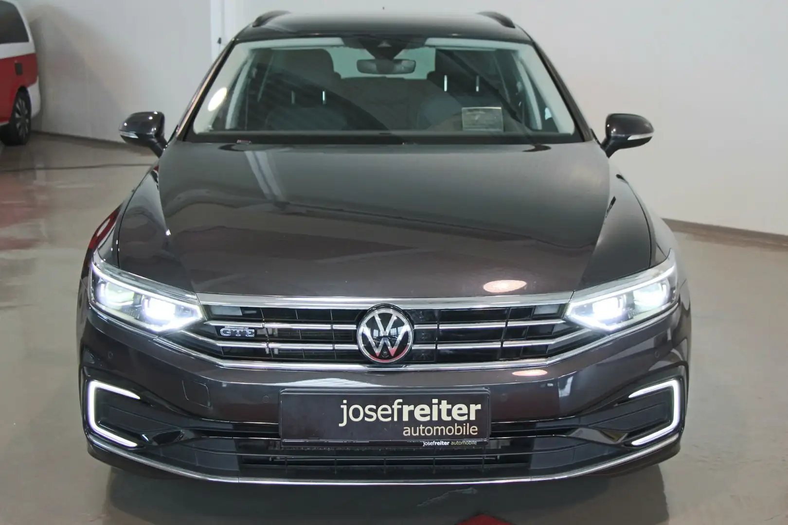 Volkswagen Passat Variant 1.4 TSI Plug-In Hybrid GTE DSG Grau - 2
