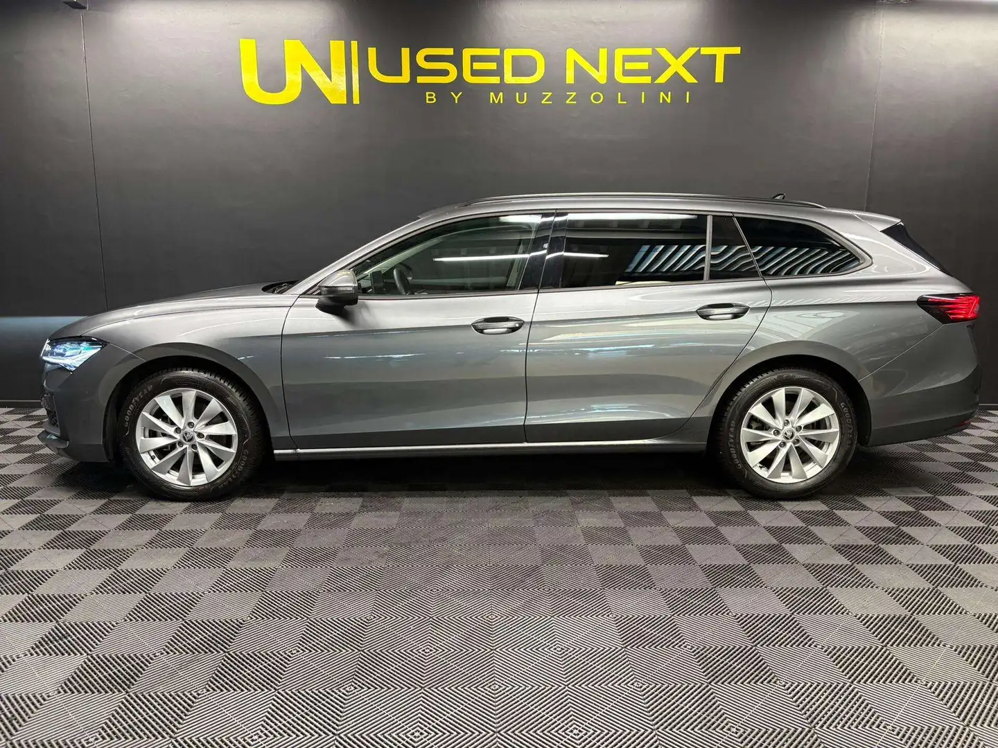 Skoda Superb Selection - 1.5 eTSI MHEV 150 Gris - 2