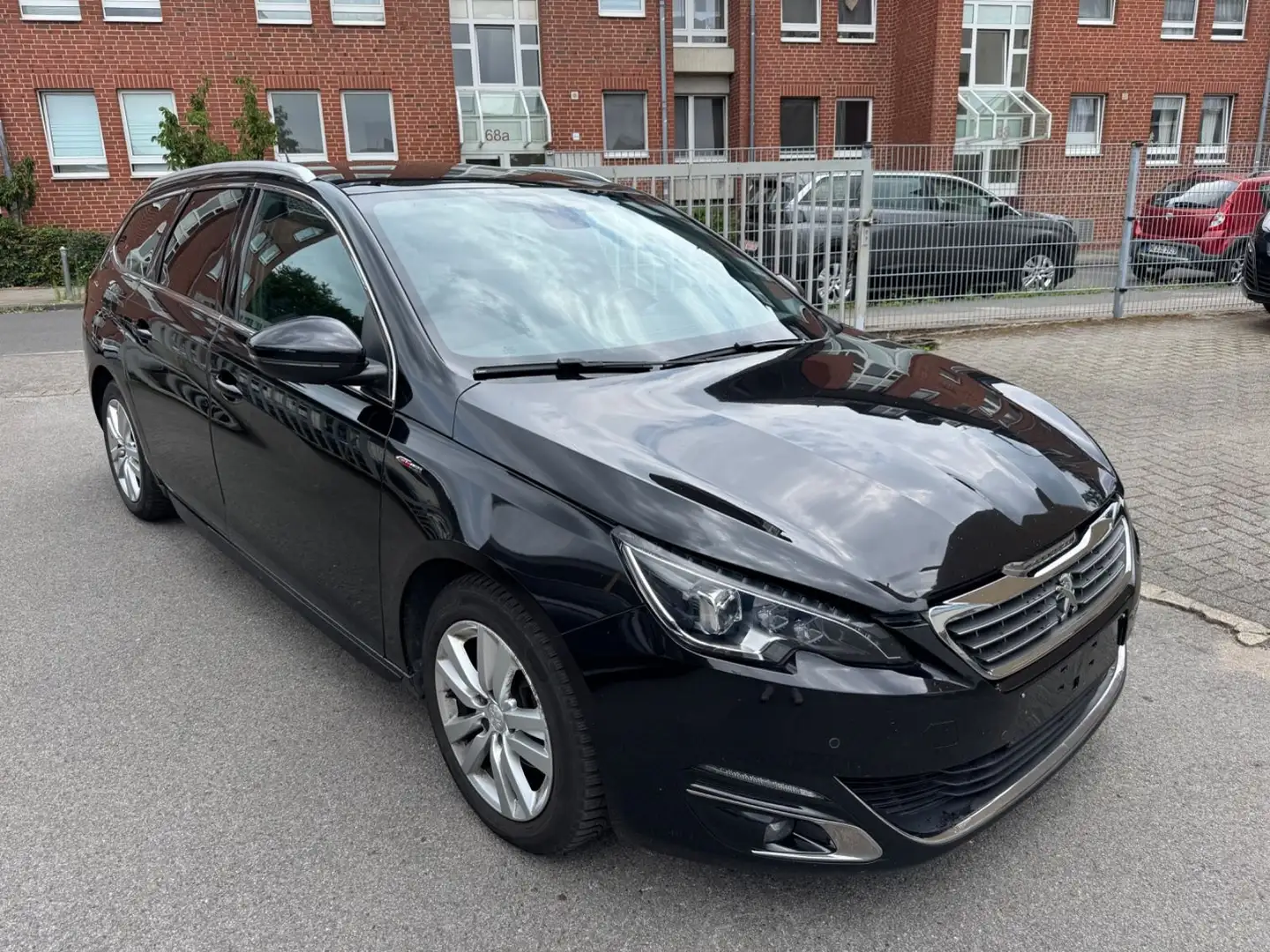 Peugeot 308 GT-Line-Navi-LED-Panorama-Kamera Schwarz - 2