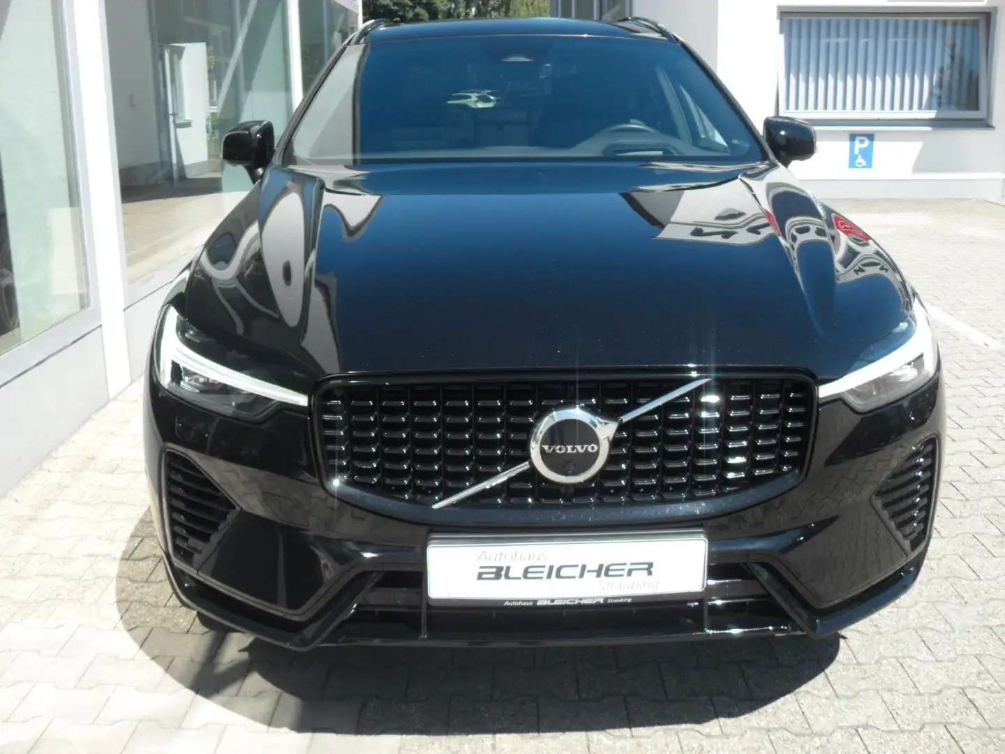 Volvo XC60 T8 R- Design Plug-In Hybrid AWD | Head Up Schwarz - 2