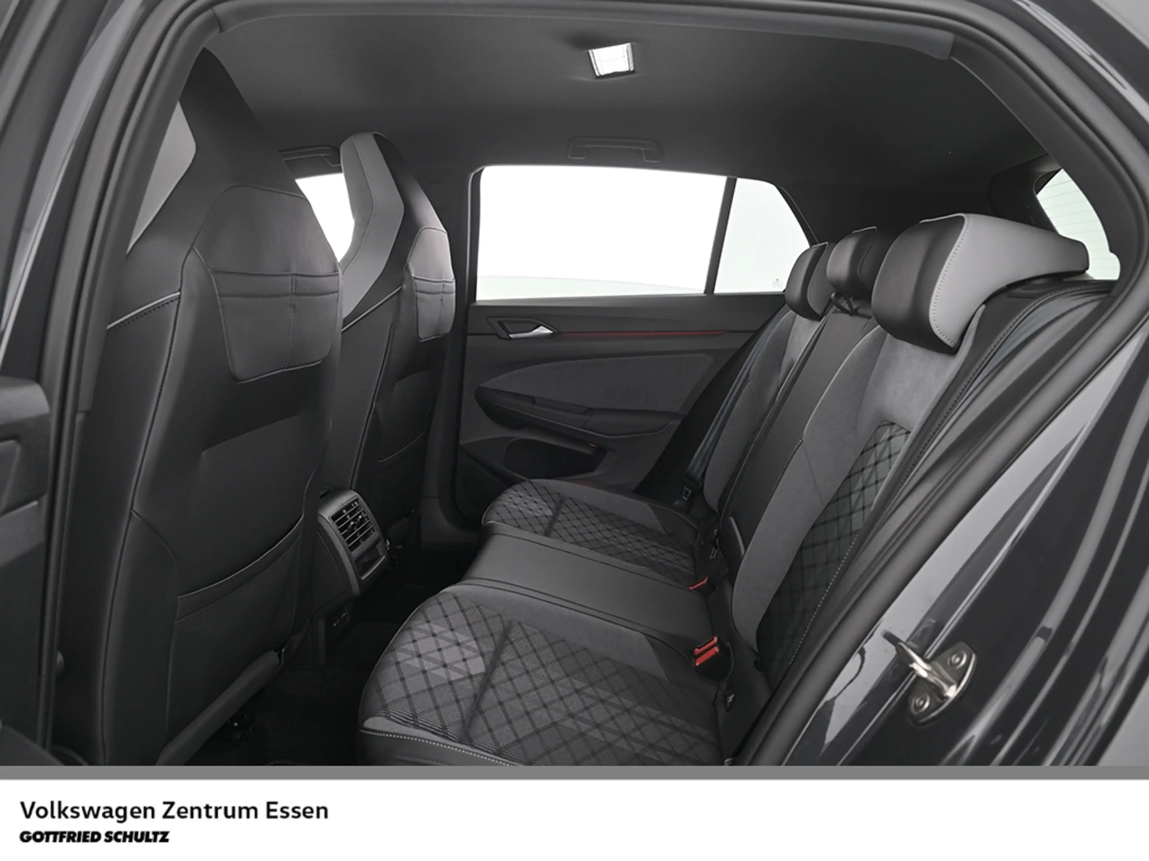 Volkswagen Golf R -Line eTSI DSG LED SHZ ACC — photo 12
