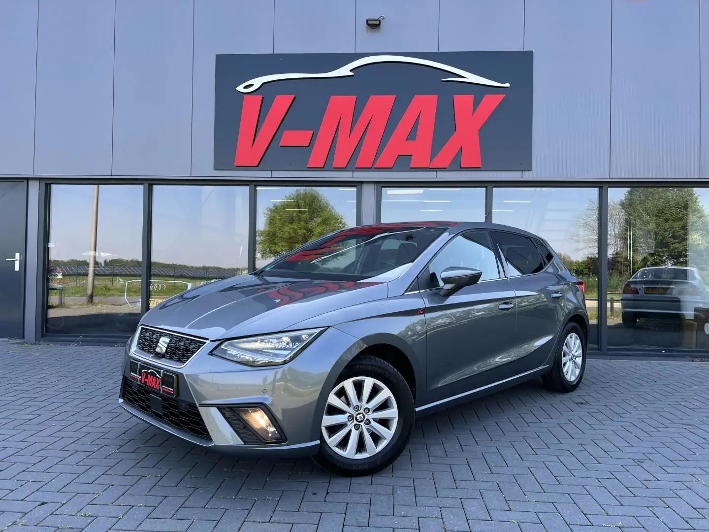 SEAT Ibiza 1.0 TSI Excellence Navi Keyless Clima Stoelverw Gris - 1