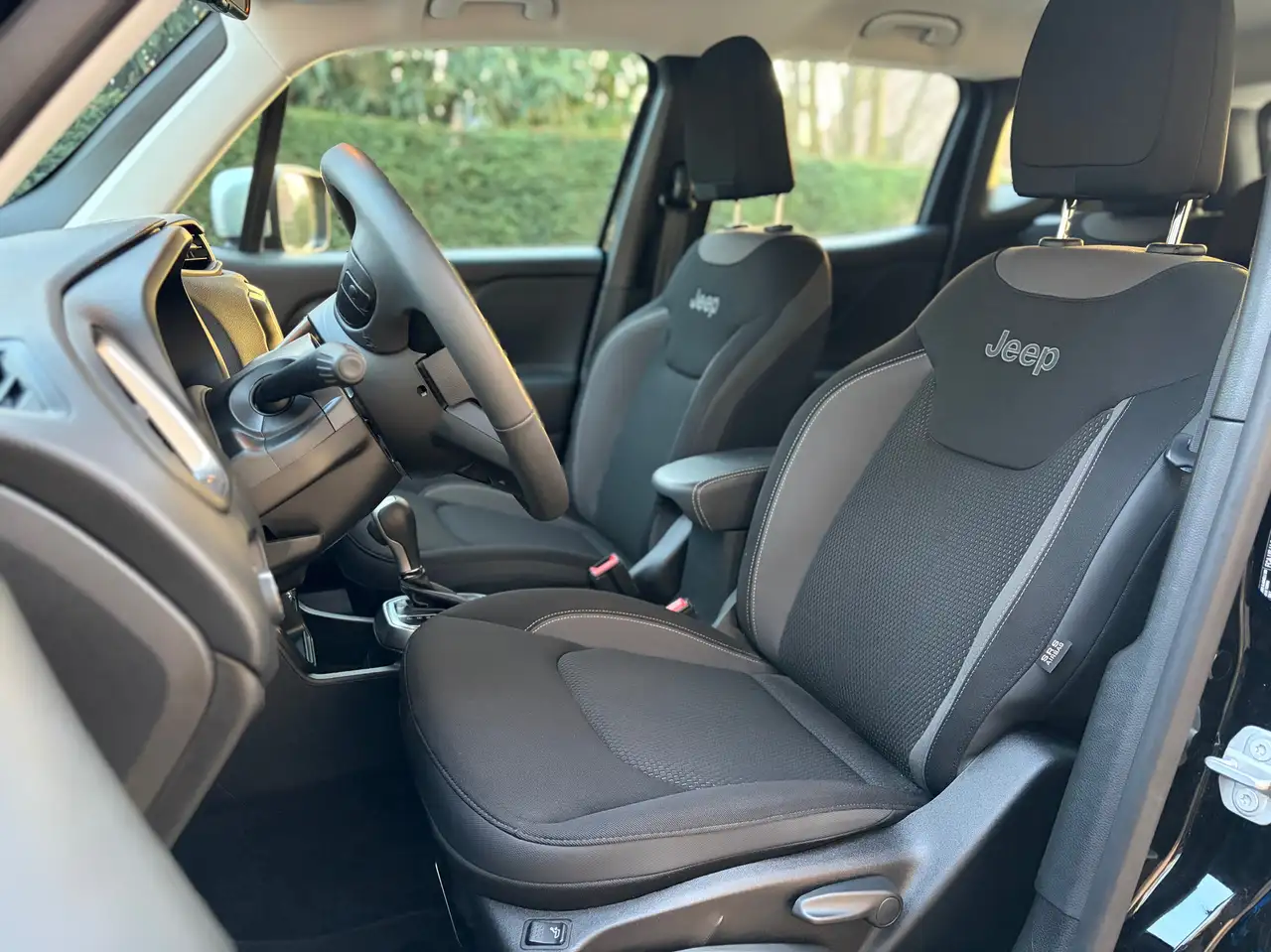 Jeep Renegade PHEV 1.3 T4 AWD Limited Torc ### 21000 km ### 9