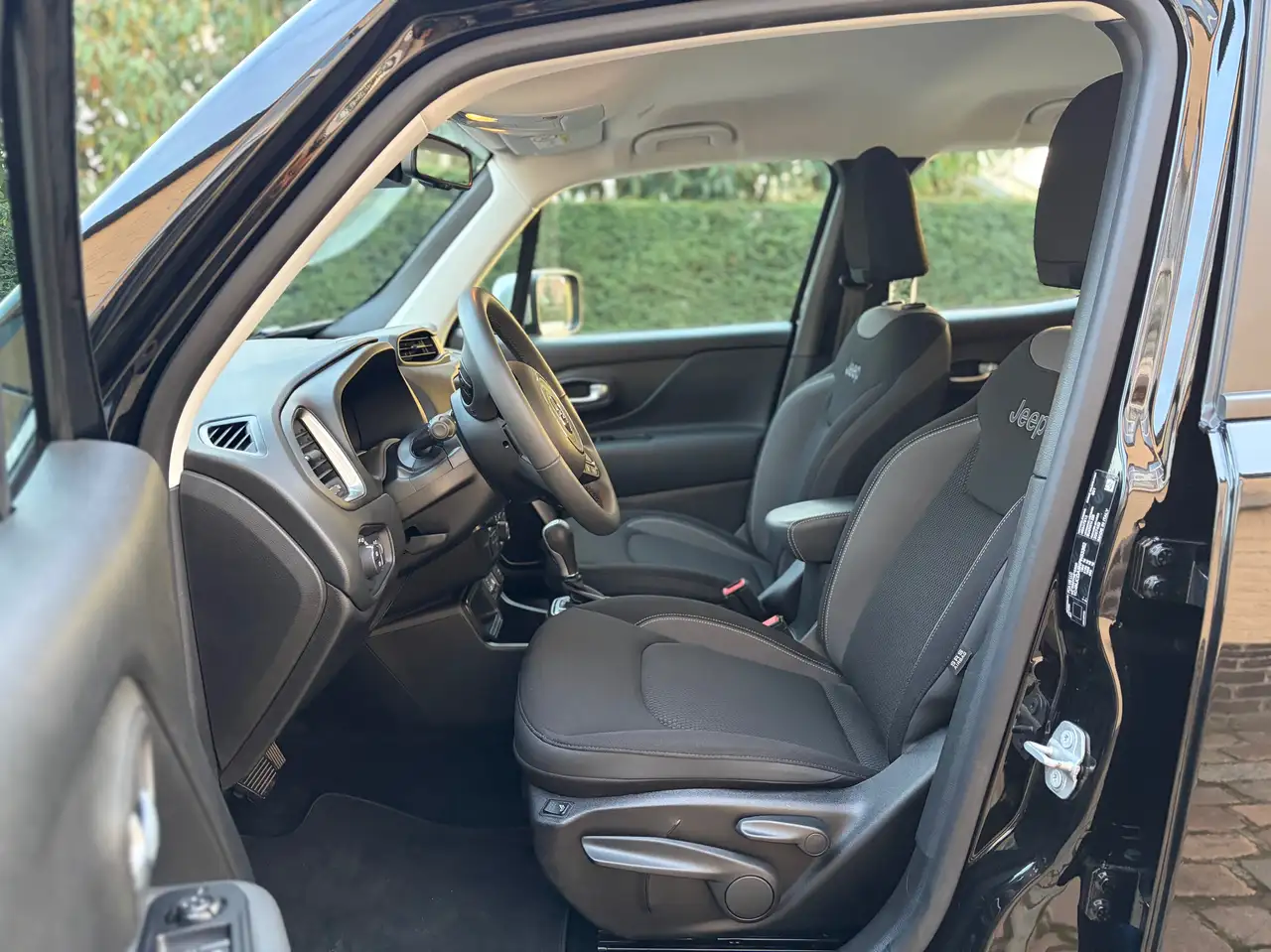 Jeep Renegade PHEV 1.3 T4 AWD Limited Torc ### 21000 km ### 10