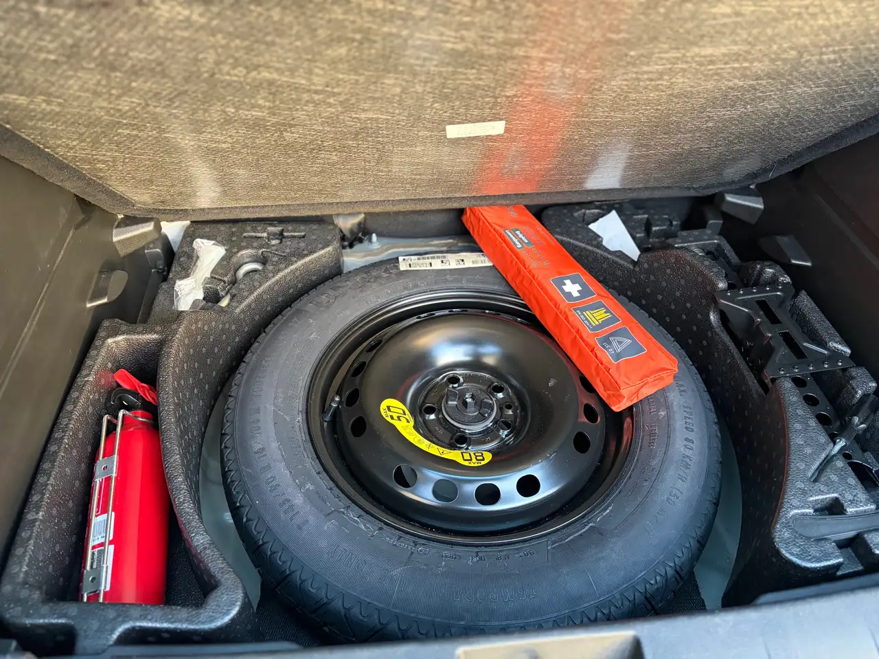 Jeep Renegade PHEV 1.3 T4 AWD Limited Torc ### 21000 km ### 11