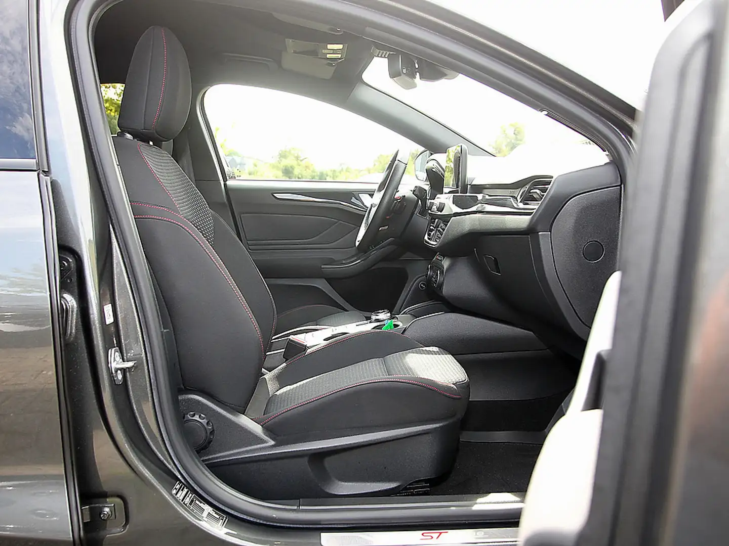 Ford Focus 1.5 EcoBoost ST-Line S/S NAVI KAM B&O L Rojo - 2