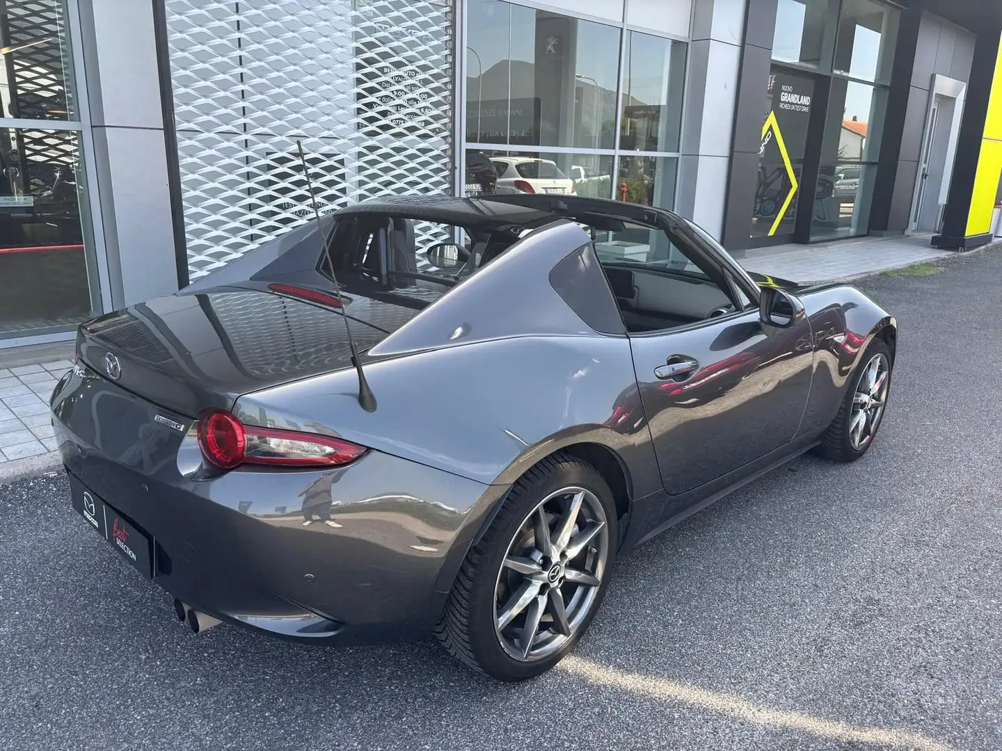 Mazda MX-5 MX  RF-5 2.0  184CV Skyactiv-G Sport Сірий - 2