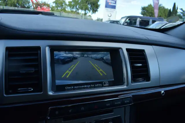 Jaguar XF view 9
